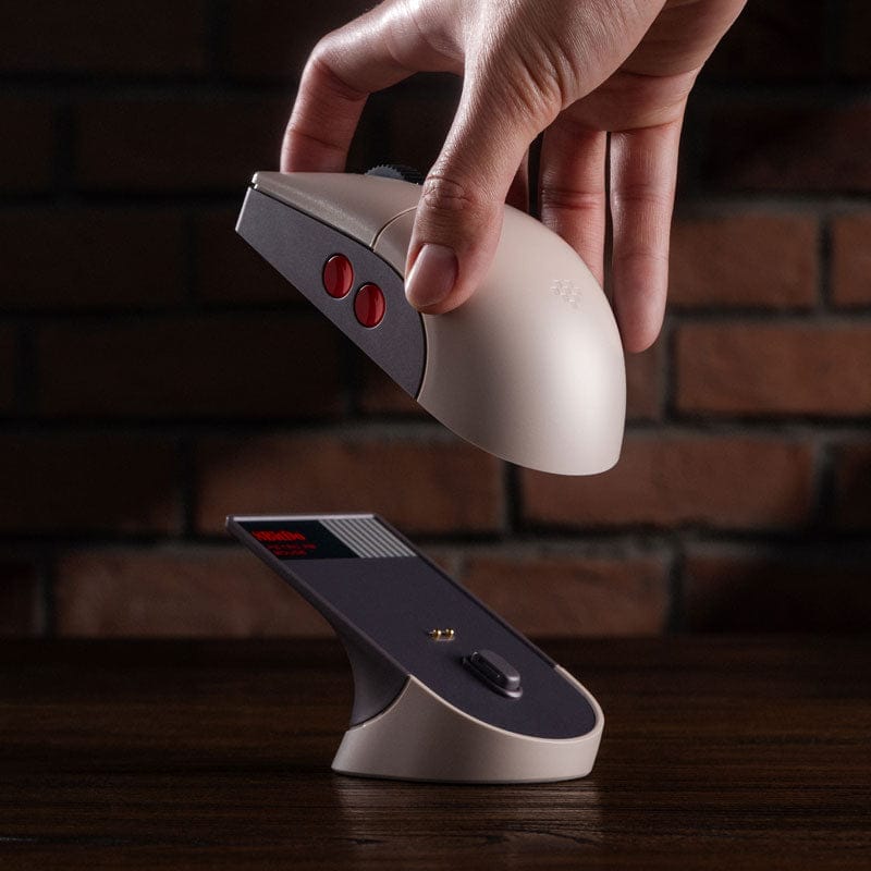 Retro Mouse 8BitDo R8- N Edition